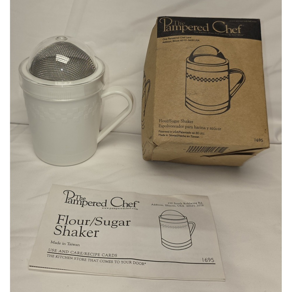 Pampered Chef Flour & Sugar Shaker #1695 Box NEW Open Box